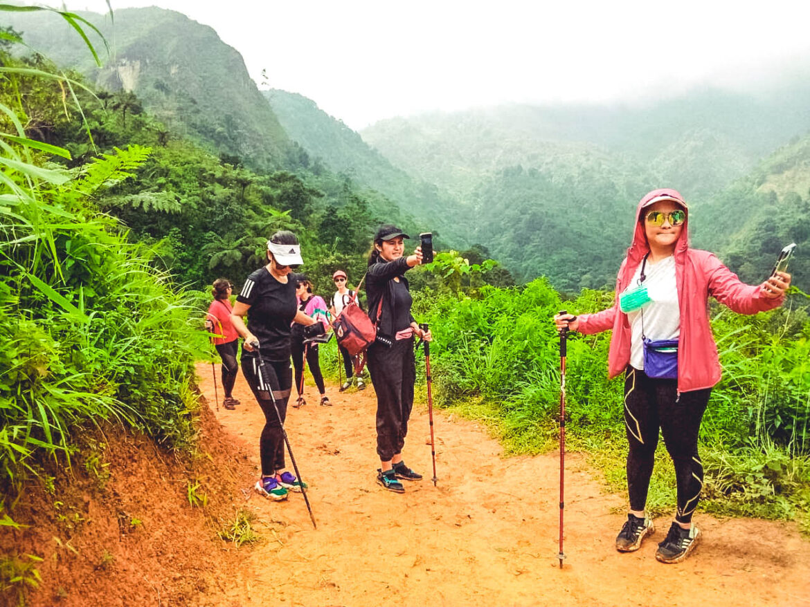 hiking sentul