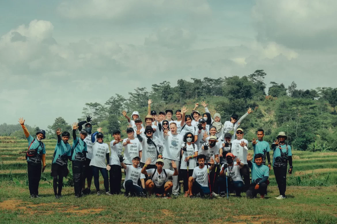 trekking sentul hiking